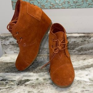 TOMS Desert Wedge Ankle Boots 9